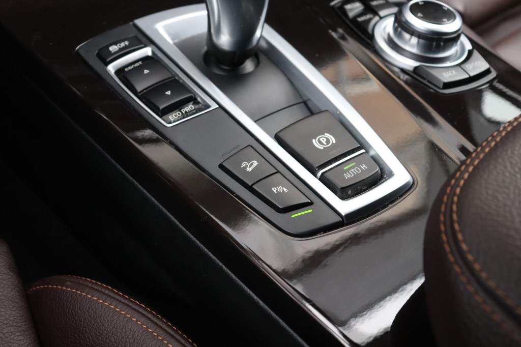 BMW-X3-XDRIVE 20I HIGH EXECUTIVE AUT/HEAD.UP/KEYLESS/ADAP.CR/LANEW.