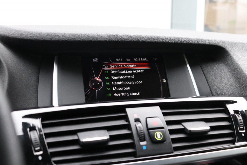 BMW-X3-XDRIVE 20I HIGH EXECUTIVE AUT/HEAD.UP/KEYLESS/ADAP.CR/LANEW.