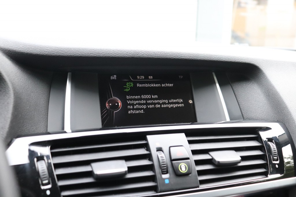 BMW-X3-XDRIVE 20I HIGH EXECUTIVE AUT/HEAD.UP/KEYLESS/ADAP.CR/LANEW.