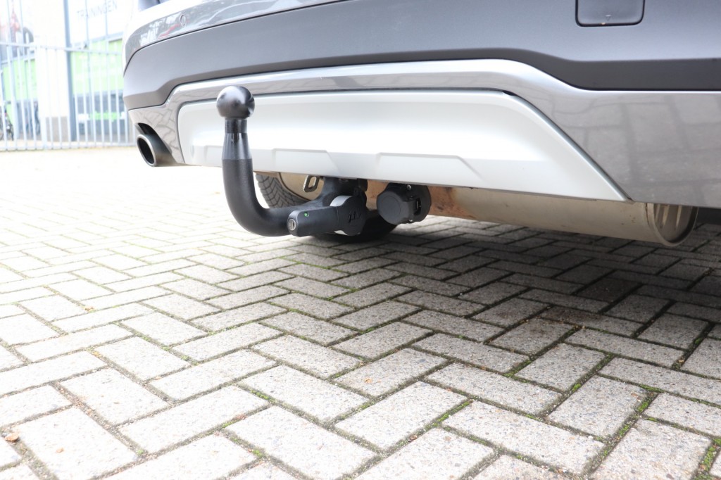 BMW-X3-XDRIVE 20I HIGH EXECUTIVE AUT/HEAD.UP/KEYLESS/ADAP.CR/LANEW.