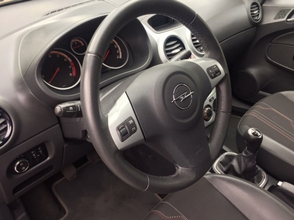 OPEL-CORSA-1.2 Anniversay Edition / AIRCO / CRUISE / NAVI / MULTIMEDIA