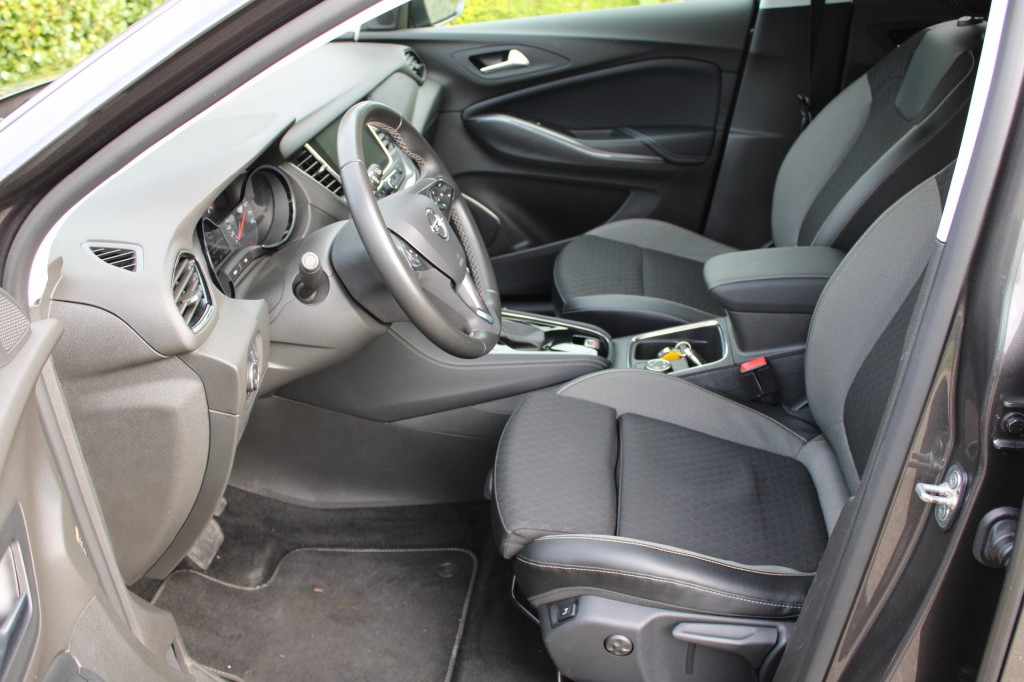 OPEL-GRANDLAND X-1.6T 181pk Innovation Automaat ECC/ACC/camera/navi/trekhaak