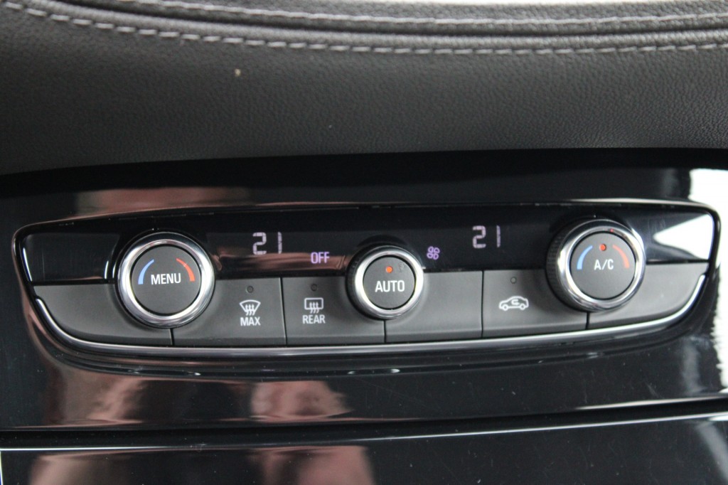 OPEL-GRANDLAND X-1.6T 181pk Innovation Automaat ECC/ACC/camera/navi/trekhaak