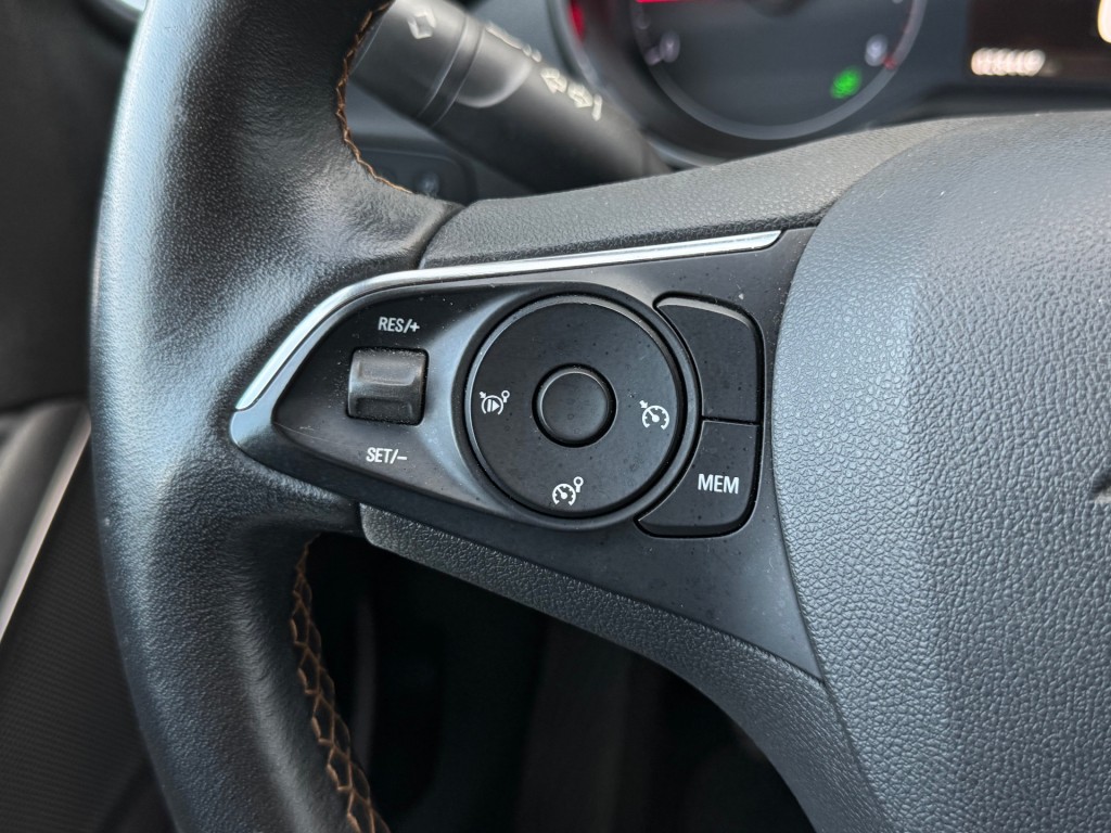 OPEL-CROSSLAND X-1.2 T 130pk Innovation - camera - navi - climate control