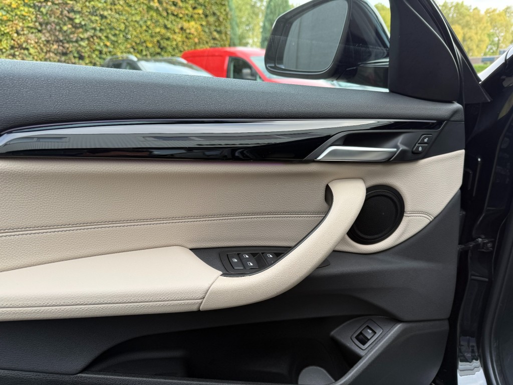 BMW-X2-sDrive18i M-Sport,HUD,LED,Leer,Camera,NaviPro,Dealer OH,Stoelverw