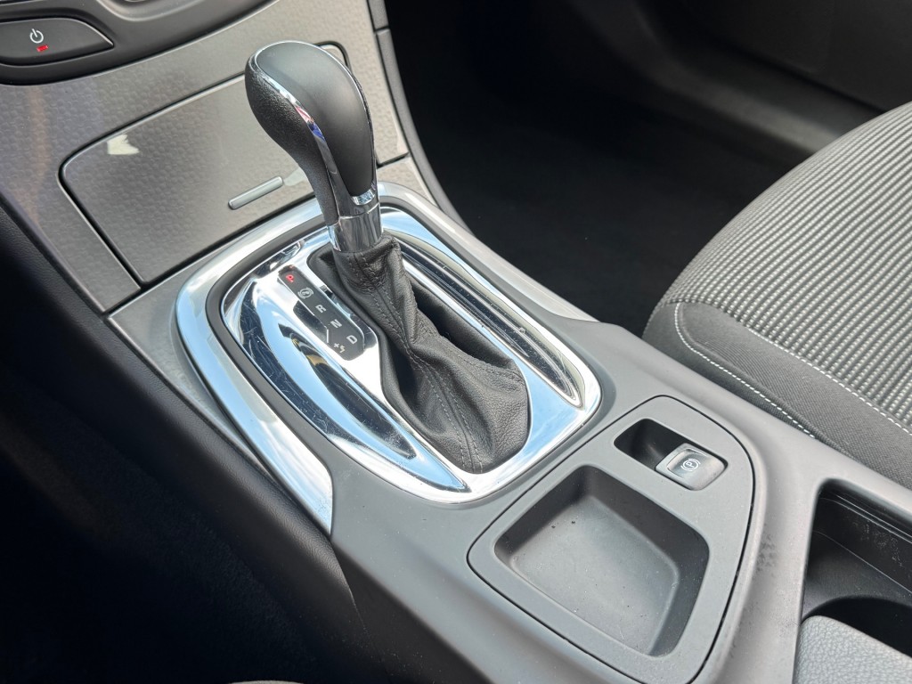 OPEL-INSIGNIA-1.6 TURBO AUTOMAAT 170PK LED NAVIGATIE AIRCO LMV PDC