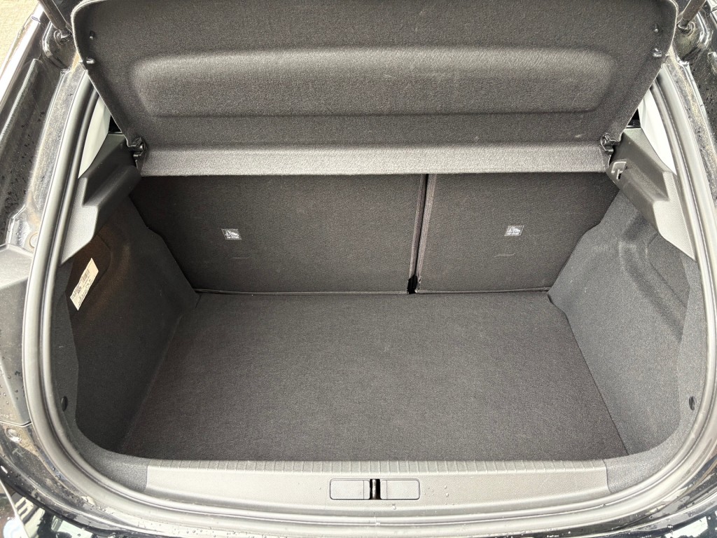 OPEL-CORSA-1.2 T Automaat Winterpakket Navigatie app Airco PDC Leder Half