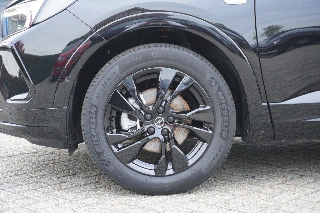 OPEL-GRANDLAND-1.2 Turbo GS / Camera + PDC / Navi Pro / 18 inch / DAB+