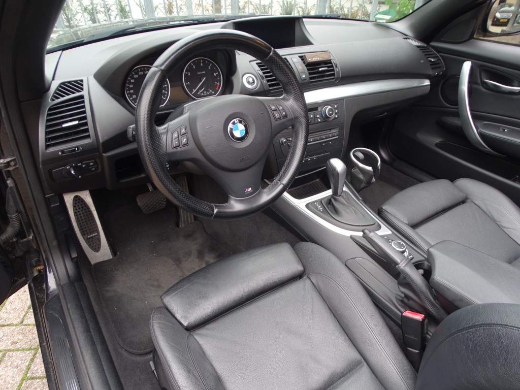 BMW-1-SERIE-120I HIGH EXECUTIVE  CABRIO M PAKKET LEER AIRCO ELECTRISCH DAK