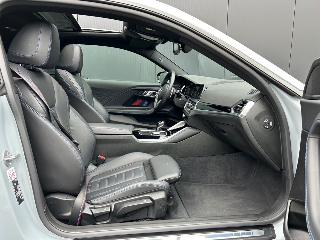 BMW-2-SERIE-Coupe 220i M Sport Shadow S.dak Leder LED Sfeerlicht L-Cockpit NL-auto