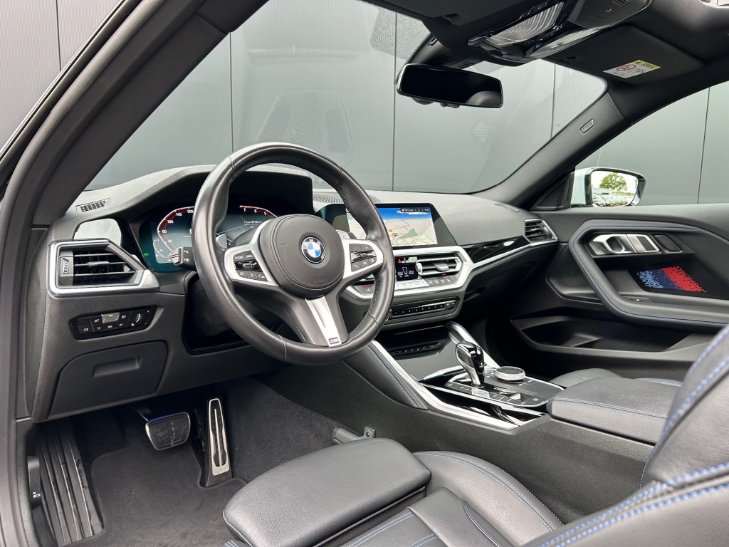 BMW-2-SERIE-Coupe 220i M Sport Shadow S.dak Leder LED Sfeerlicht L-Cockpit NL-auto