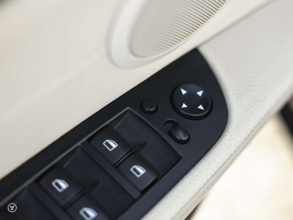 BMW-Z4-sDrive23i Aut - Sportst./Prof Navi etc etc