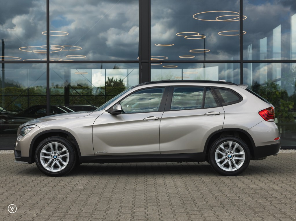 BMW-X1-xDrive20i Aut - Pano, Prof navi
