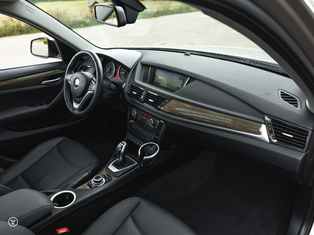 BMW-X1-xDrive20i Aut - Pano, Prof navi