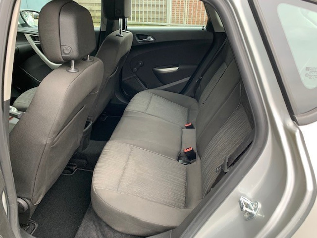 OPEL-ASTRA-1.6 SELECTION AIRCO  CRUISE  71 dKM!!!!!