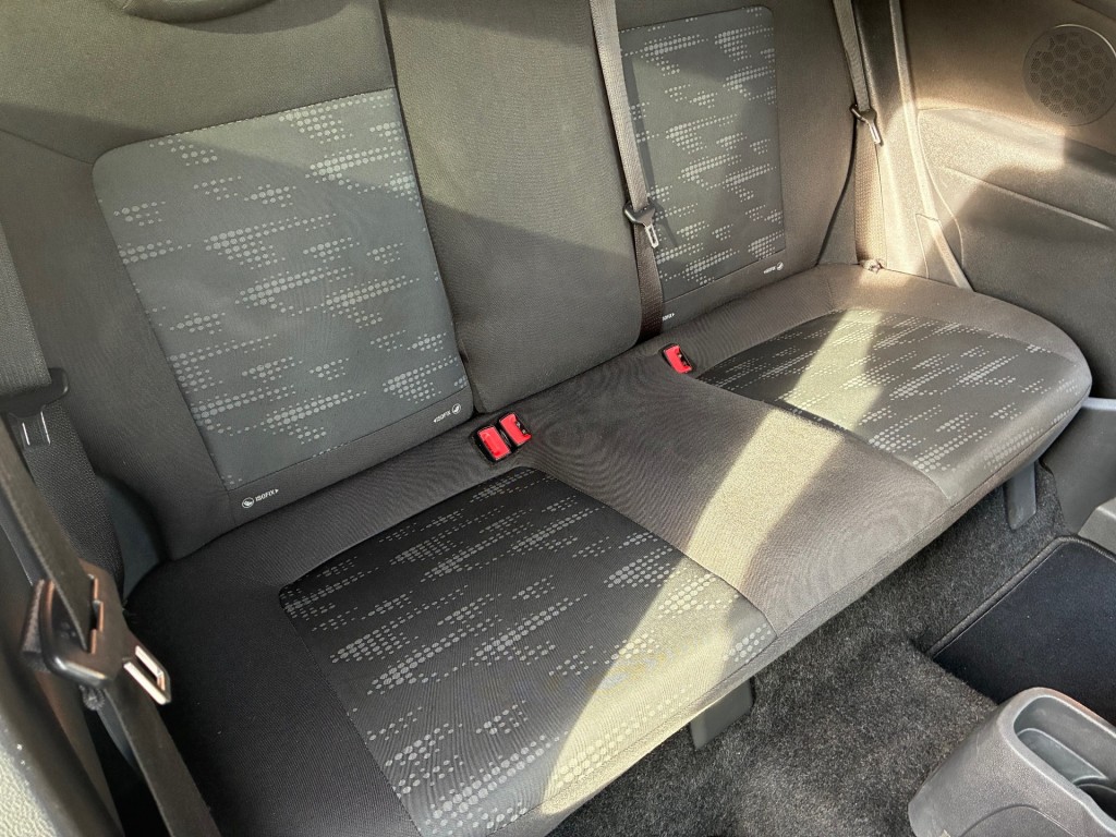 OPEL-CORSA-1.6-16V T Color Edition OPC-Line