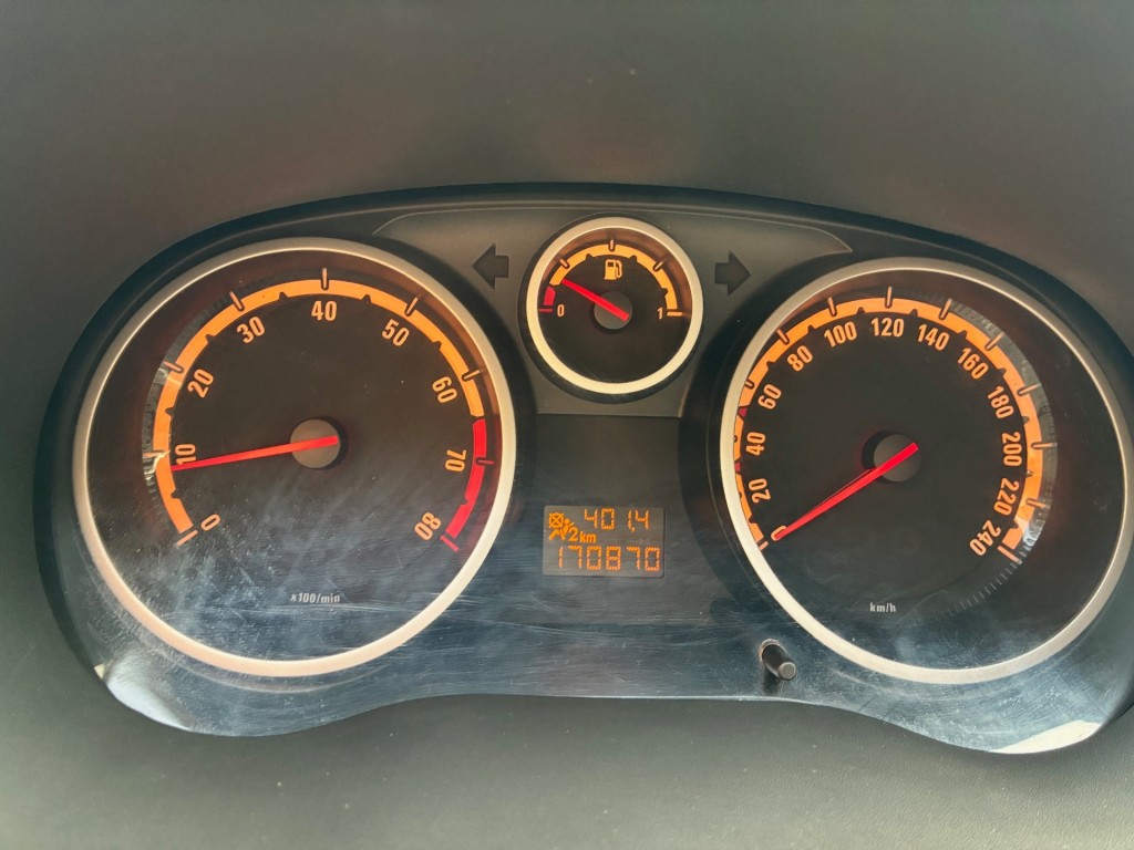 OPEL-CORSA-1.6-16V T Color Edition OPC-Line