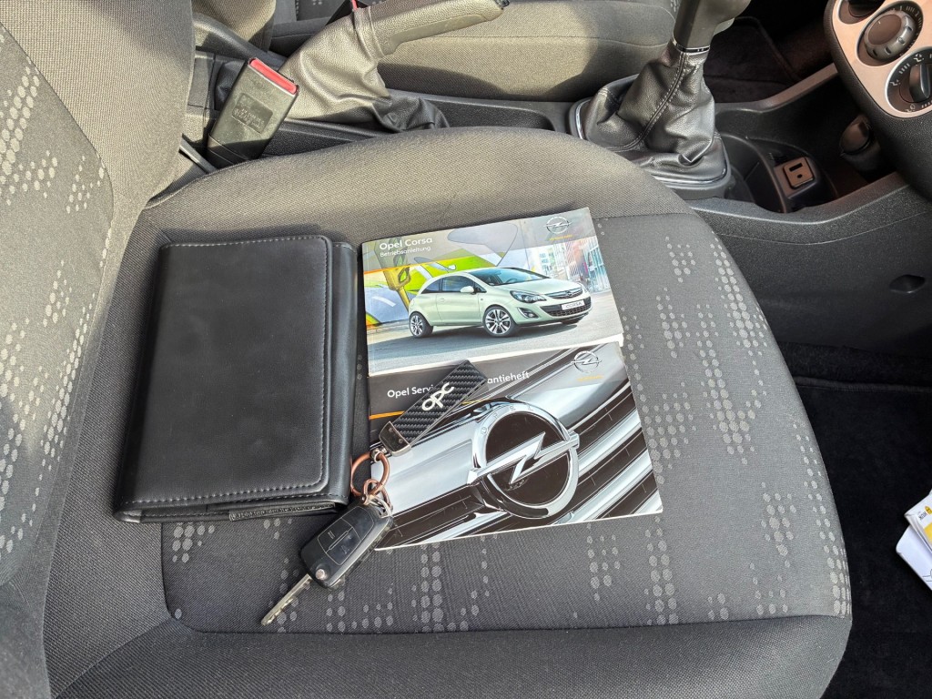 OPEL-CORSA-1.6-16V T Color Edition OPC-Line