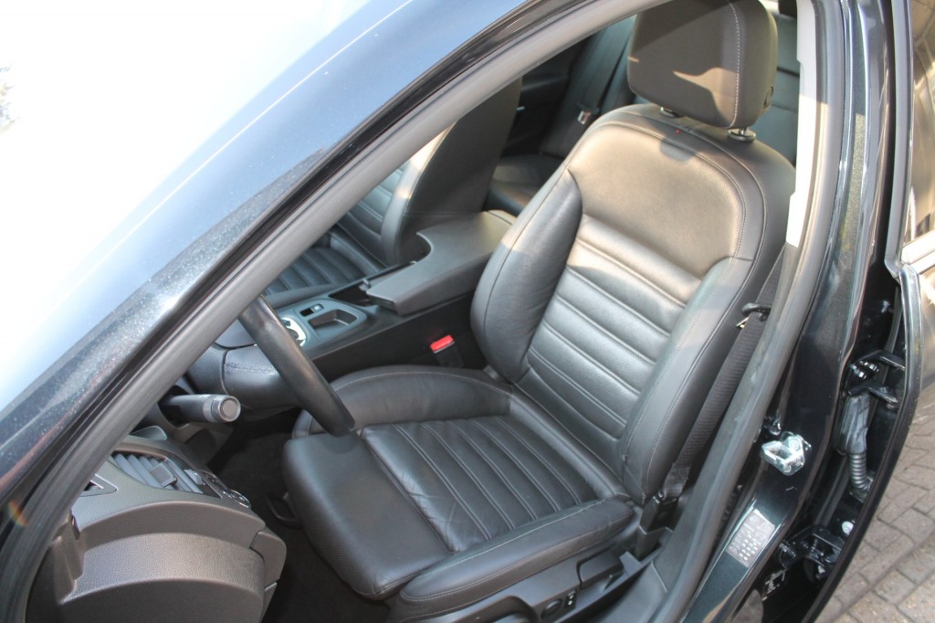 OPEL-INSIGNIA-1.6 T INNOVATION CLIMA CAMERA LEER TREKHAAK