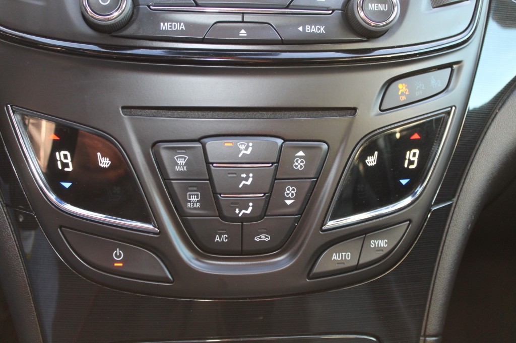 OPEL-INSIGNIA-1.6 T INNOVATION CLIMA CAMERA LEER TREKHAAK