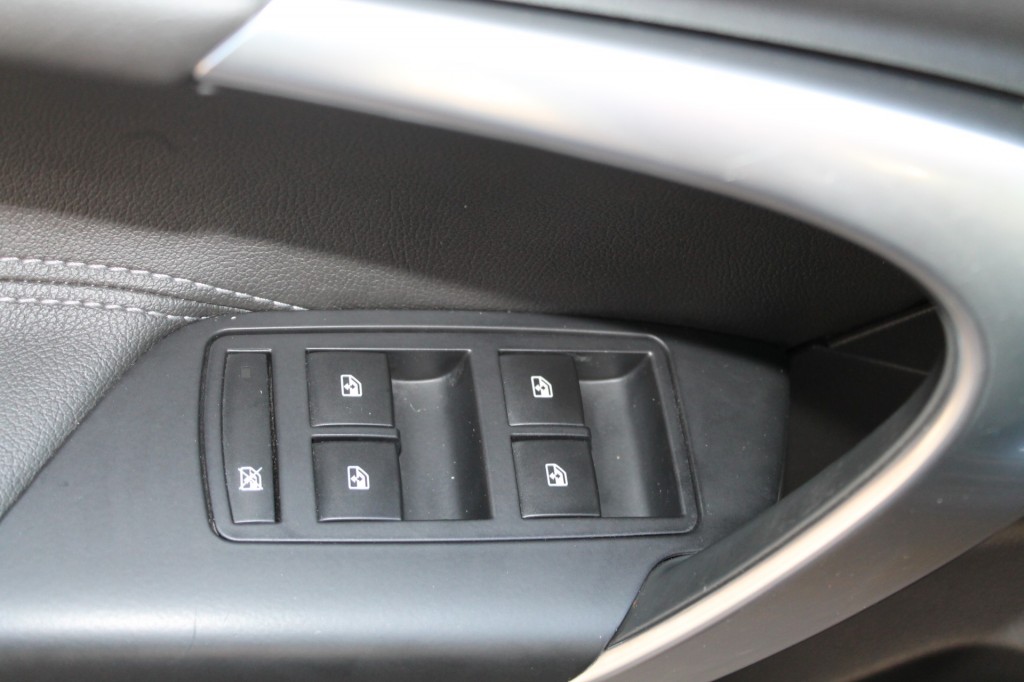 OPEL-INSIGNIA-1.6 T INNOVATION CLIMA CAMERA LEER TREKHAAK