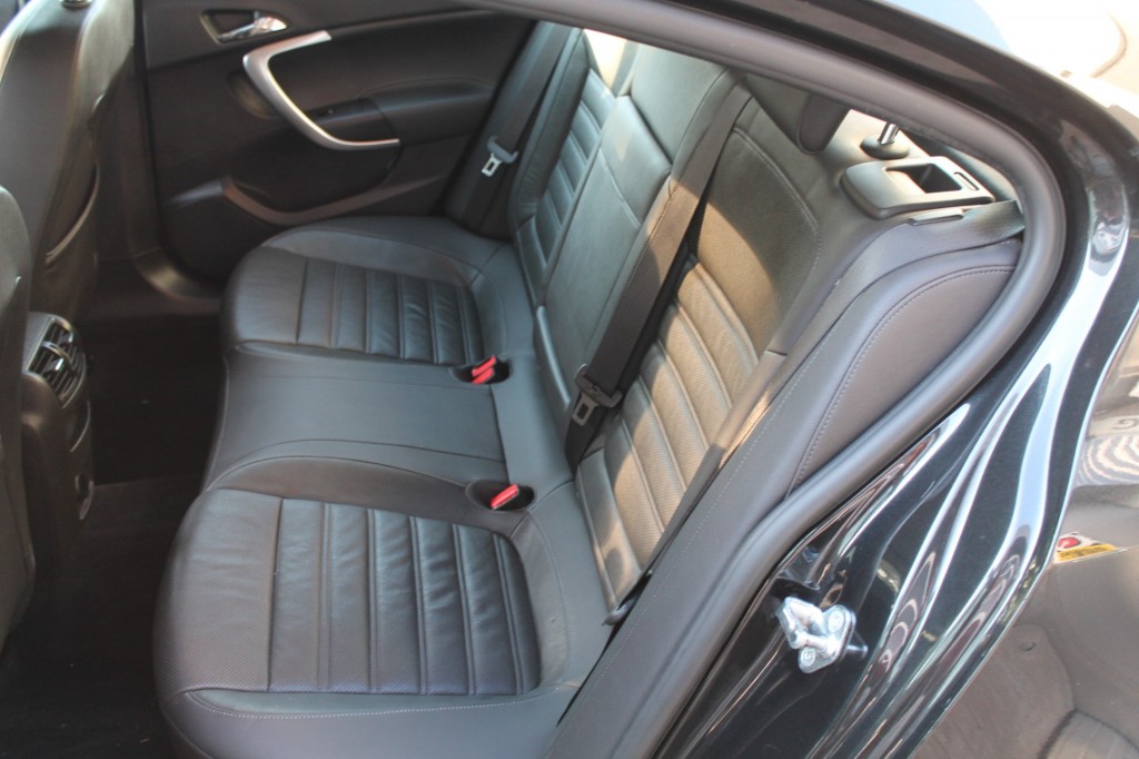 OPEL-INSIGNIA-1.6 T INNOVATION CLIMA CAMERA LEER TREKHAAK