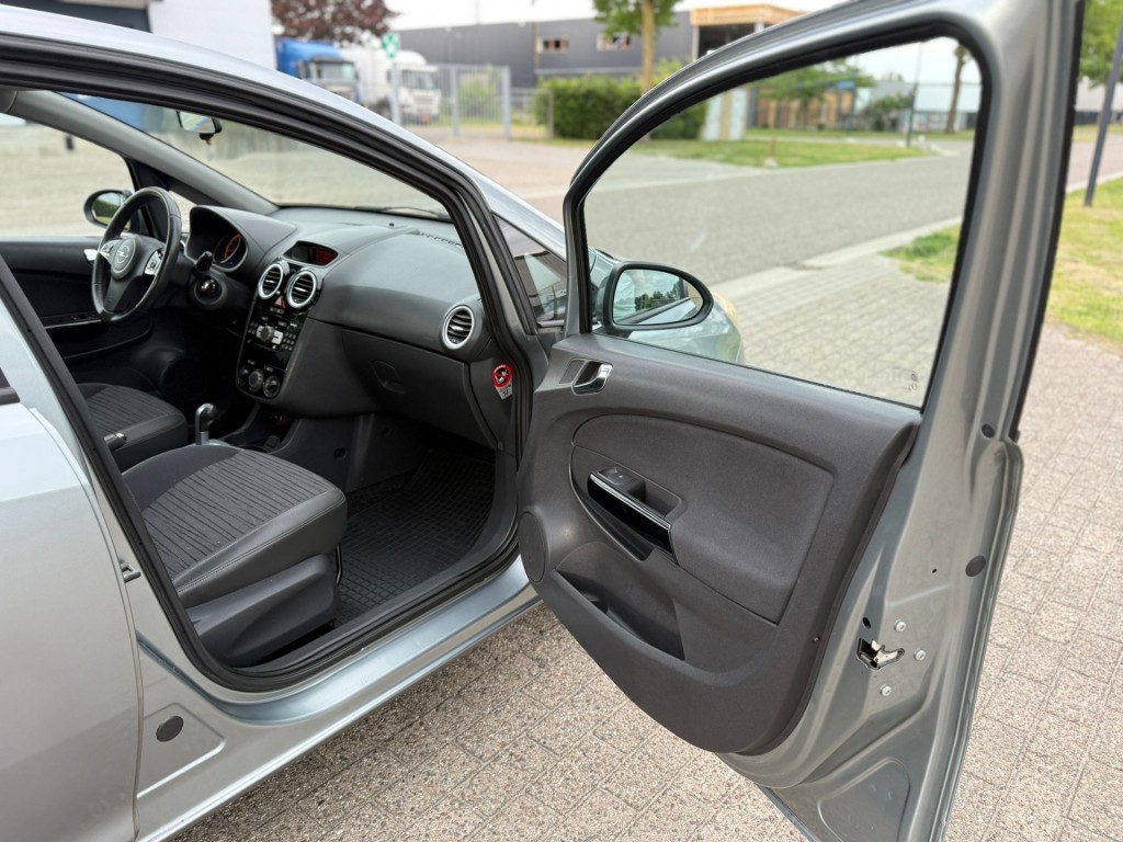 OPEL-CORSA-1.2-16V AUT 5 Deurs