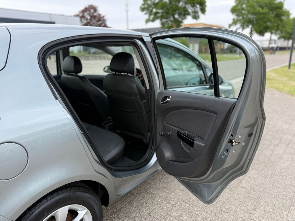 OPEL-CORSA-1.2-16V AUT 5 Deurs