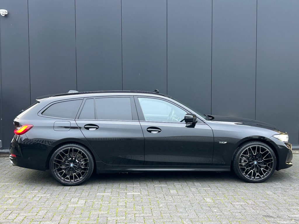 BMW-3-SERIE-Touring 330e xDrive Pano ACC Leder H/K Sfeerlicht L-Cockpit Trekhaak