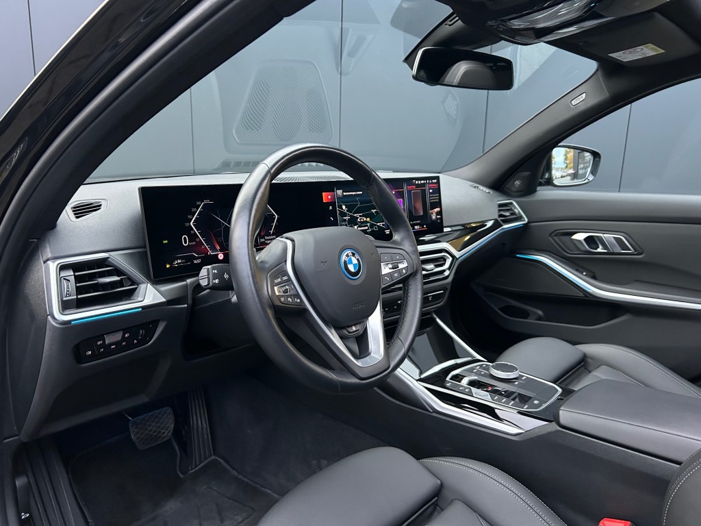 BMW-3-SERIE-Touring 330e xDrive Pano ACC Leder H/K Sfeerlicht L-Cockpit Trekhaak