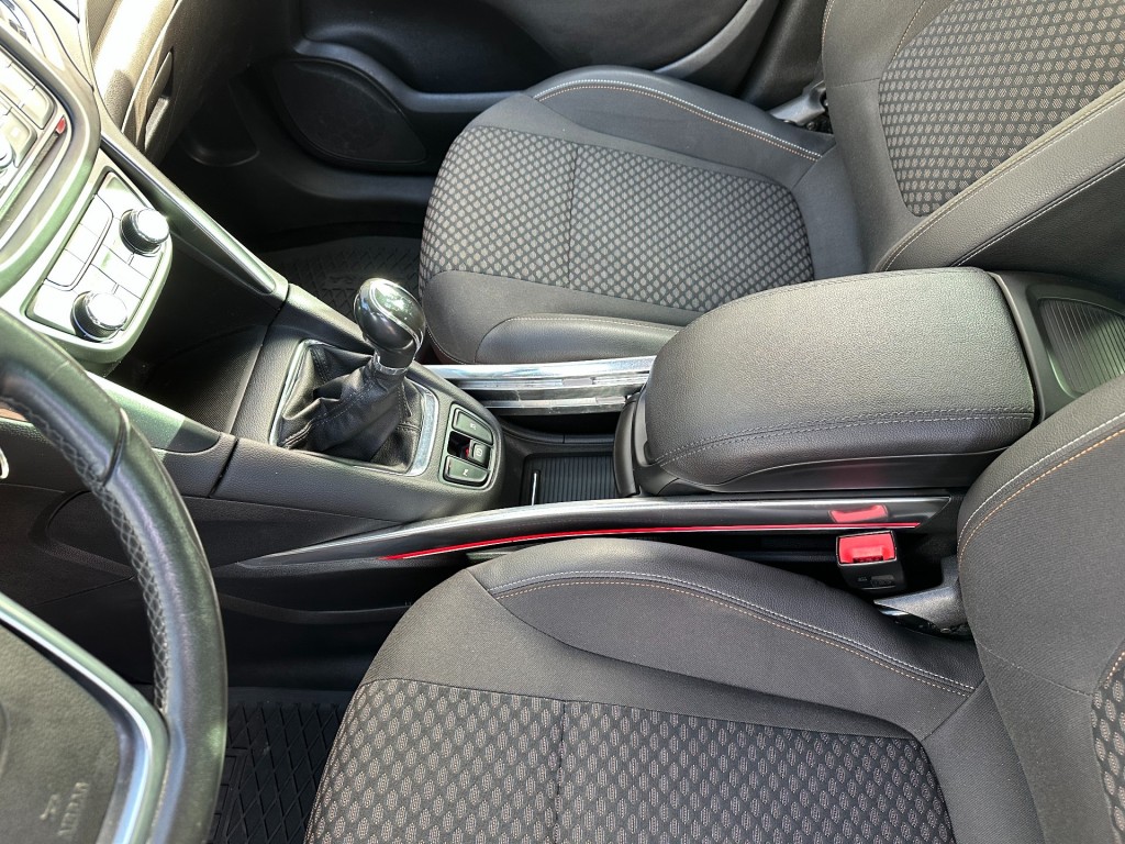 OPEL-ZAFIRA-Tourer 1.4T.Cosmo 7 persoons! 1e eigenaar! Navigatie, airco, PDC, trekhaak