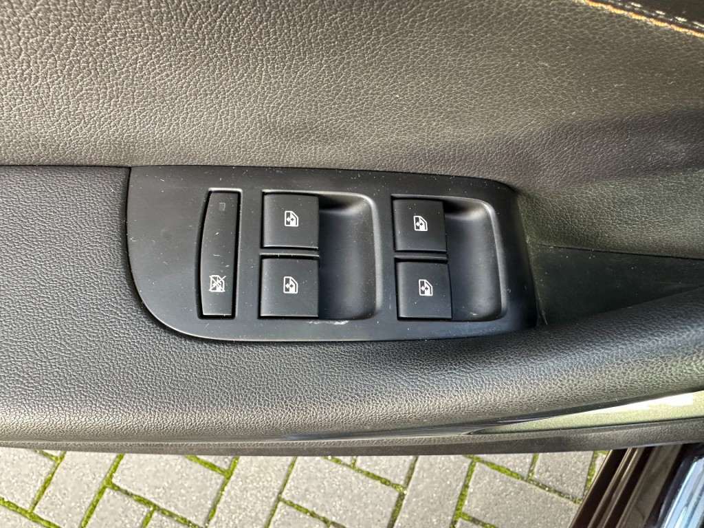 OPEL-ZAFIRA-Tourer 1.4T.Cosmo 7 persoons! 1e eigenaar! Navigatie, airco, PDC, trekhaak