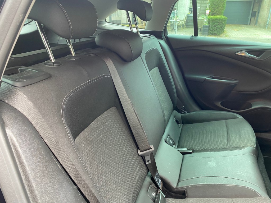 OPEL-ASTRA-SPORTS TOURER 1.6 CDTI BUSINESS EXECUTIVE / TREKHAAK / NAVI