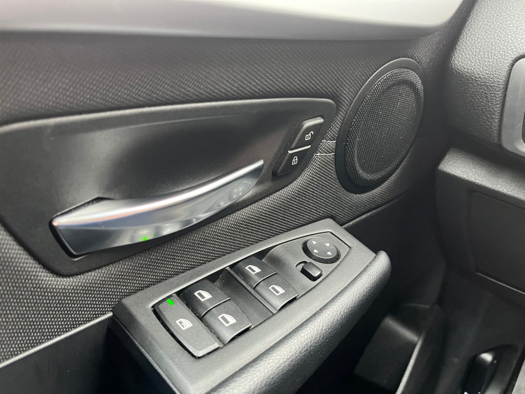 BMW-2-SERIE ACTIVE TOURER-218I EXECUTIVE / NAVI / TREKHAAK / CRUISE CTR. / PDC / AIRCO-ECC