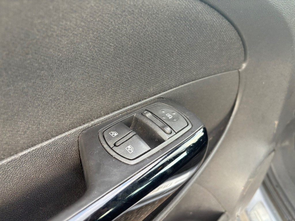 OPEL-CORSA-1.4-16V 111 EDITION / AIRCO / 5 DRS / 1E EIGENAAR