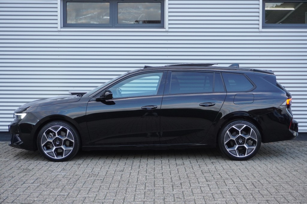 OPEL-ASTRA-Sports Tourer 1.6 Turbo Hybrid Ultimate / Panoramadak / Camera / AGR-stoelen / Winterpakket
