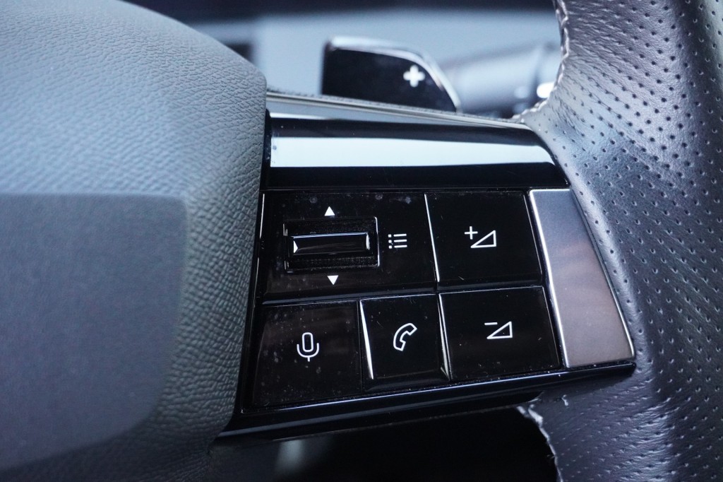 OPEL-ASTRA-Sports Tourer 1.6 Turbo Hybrid Ultimate / Panoramadak / Camera / AGR-stoelen / Winterpakket