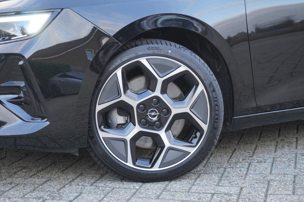 OPEL-ASTRA-Sports Tourer 1.6 Turbo Hybrid Ultimate / Panoramadak / Camera / AGR-stoelen / Winterpakket