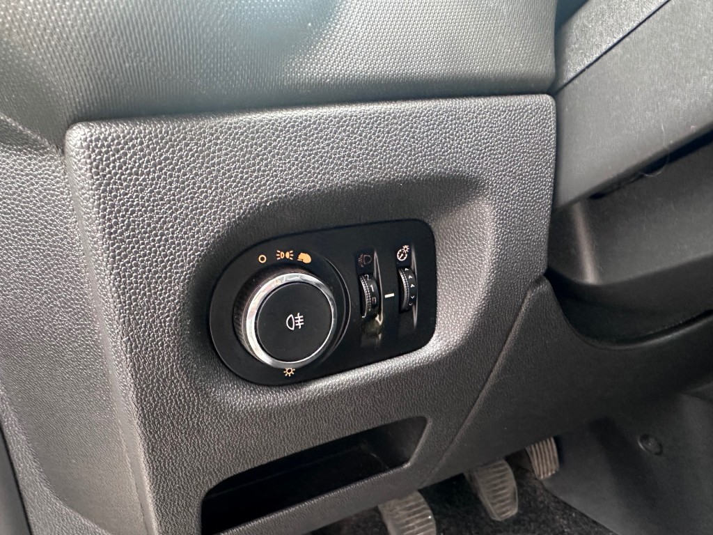 OPEL-CORSA-1.2-16V 111 Edition