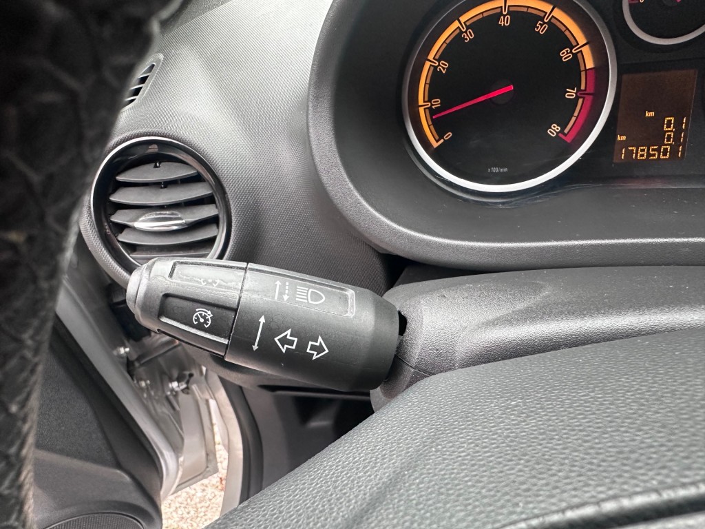 OPEL-CORSA-1.2-16V 111 Edition