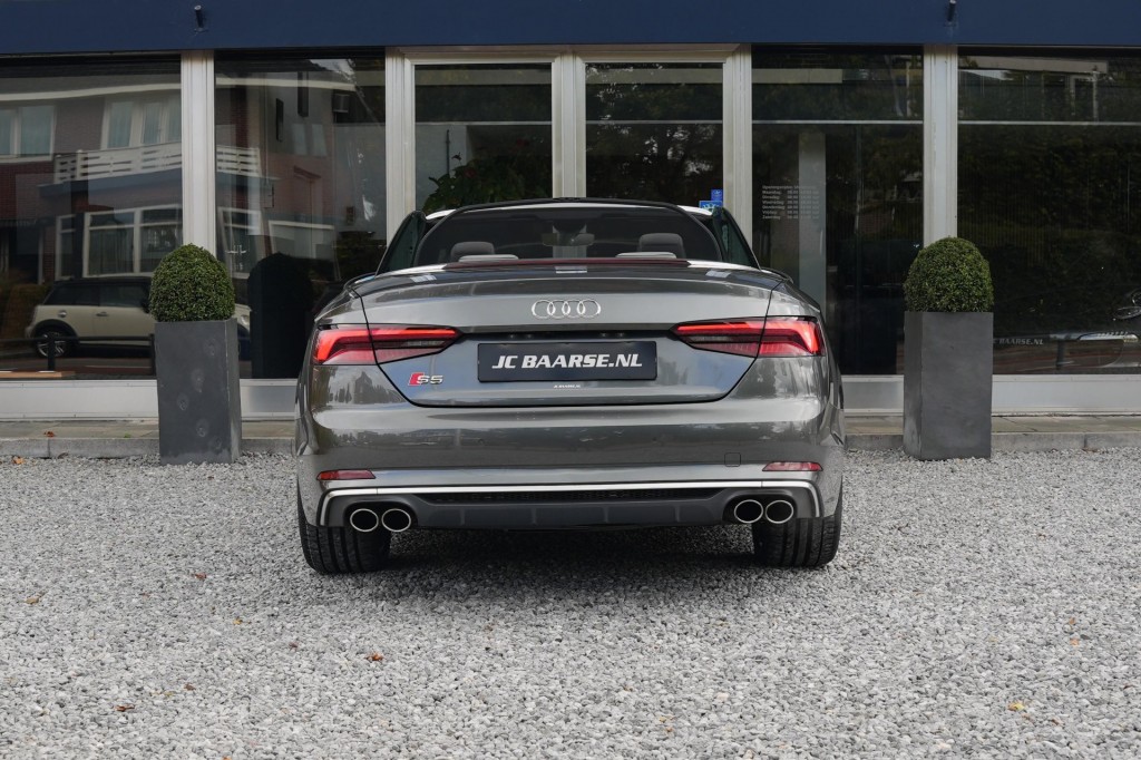 AUDI-S5-Cabrio 3.0 TFSI Quattro