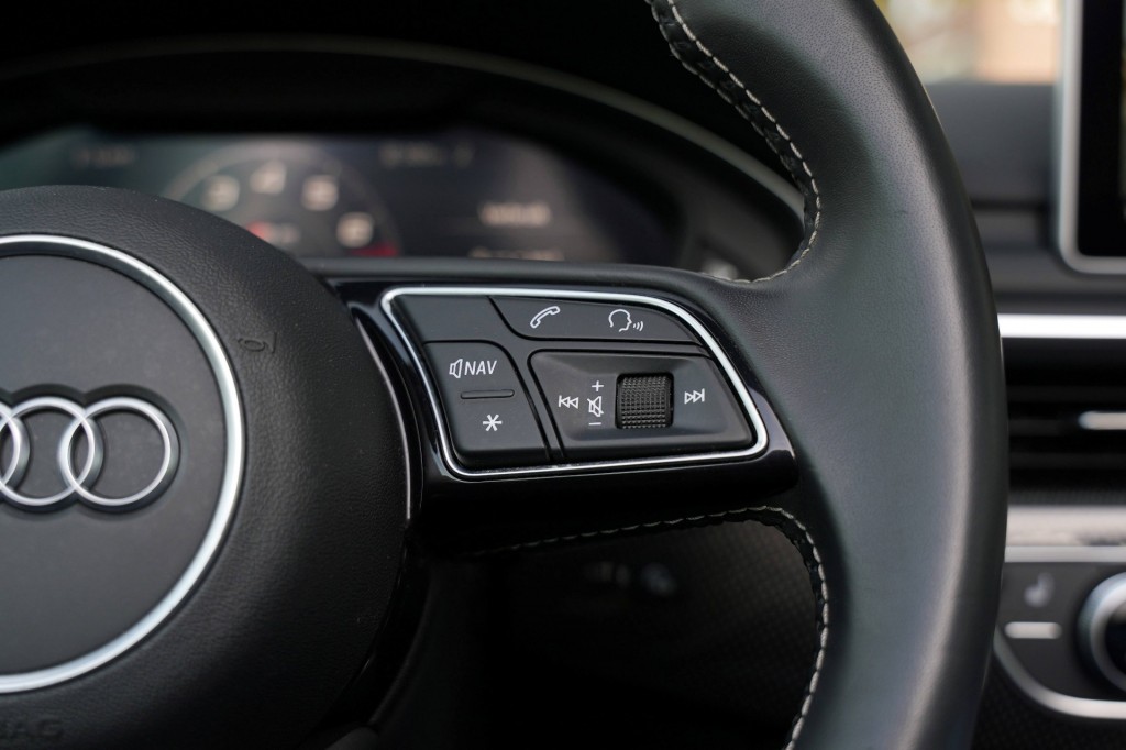 AUDI-S5-Cabrio 3.0 TFSI Quattro