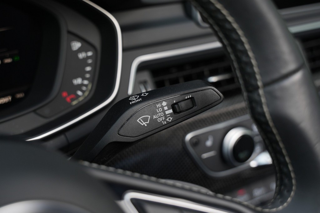 AUDI-S5-Cabrio 3.0 TFSI Quattro