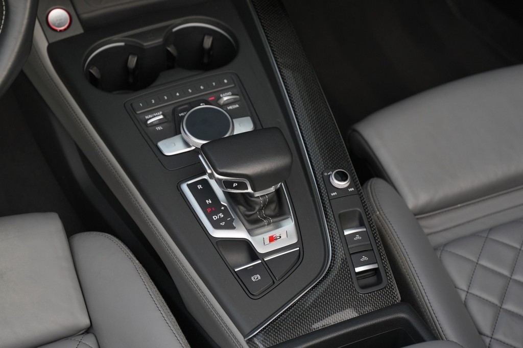 AUDI-S5-Cabrio 3.0 TFSI Quattro