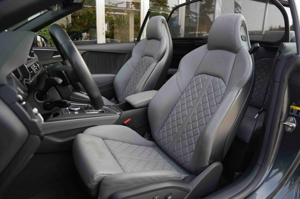 AUDI-S5-Cabrio 3.0 TFSI Quattro