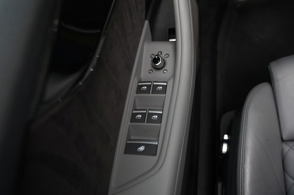 AUDI-S5-Cabrio 3.0 TFSI Quattro