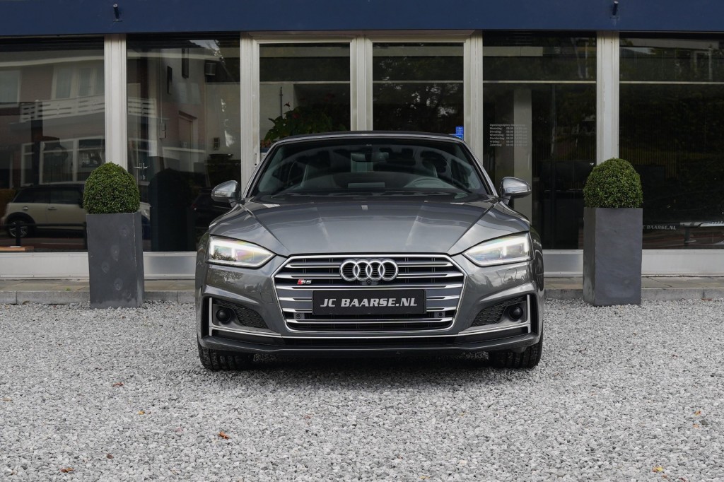 AUDI-S5-Cabrio 3.0 TFSI Quattro