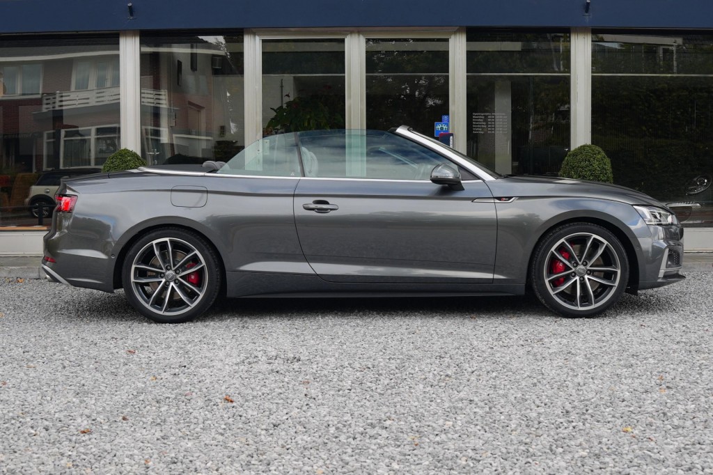 AUDI-S5-Cabrio 3.0 TFSI Quattro