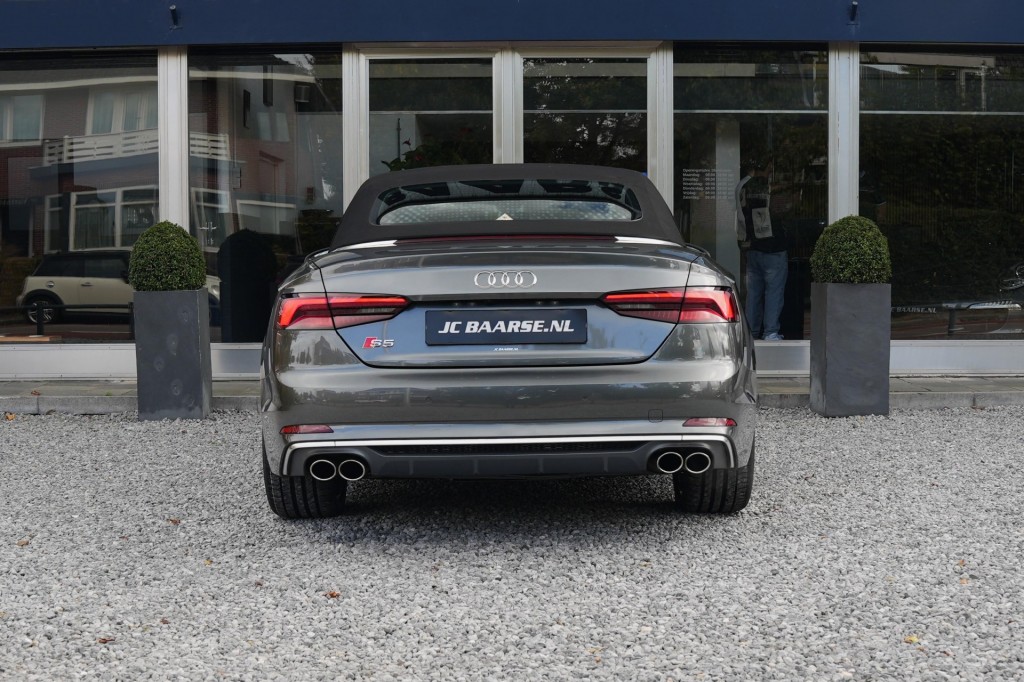 AUDI-S5-Cabrio 3.0 TFSI Quattro