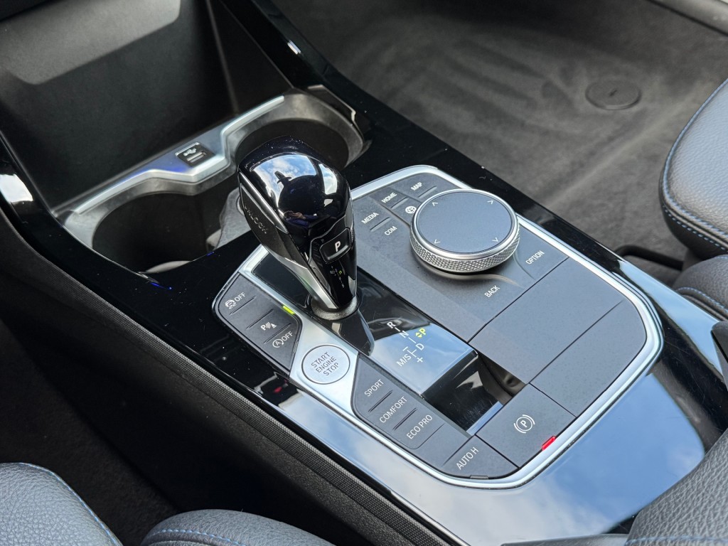 BMW-2-SERIE GRAN COUPE-218i M-SPORT AUT. HALF-LEER NAVI CAMERA CARPLAY TREKHAAK AIRCO LMV